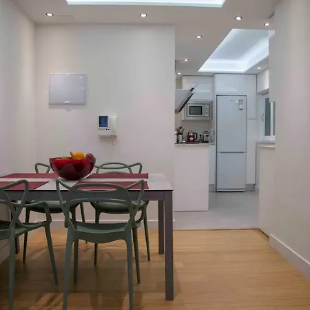 Outstanding Design Space In An Excellent Location Appartement